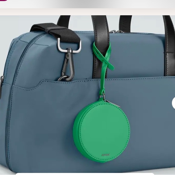 New AWAY- The Circle Zip Pouch - Picture 4 of 8